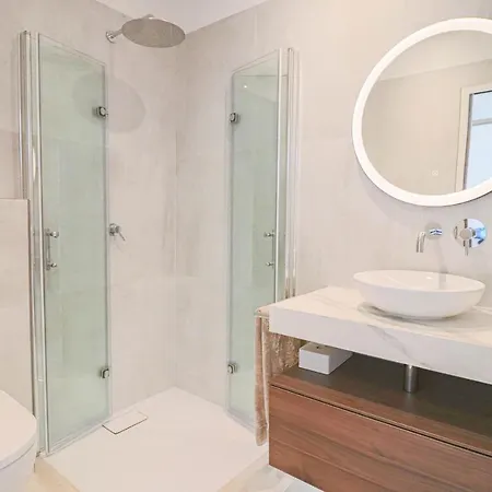 Le Mediterraneen - Renovated With Sea View Cannes