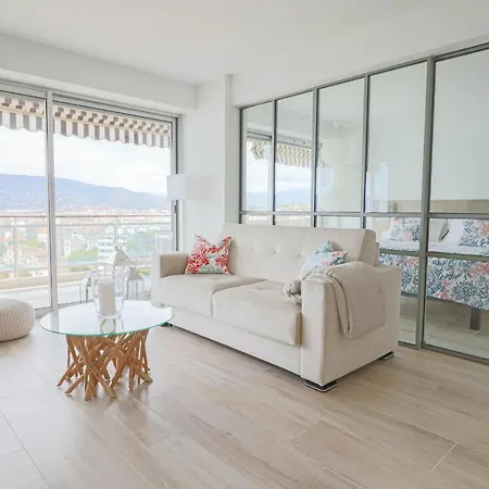 Le Mediterraneen - Renovated With Sea View Lejlighed