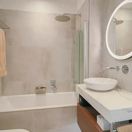Le Mediterraneen - Renovated With Sea View *