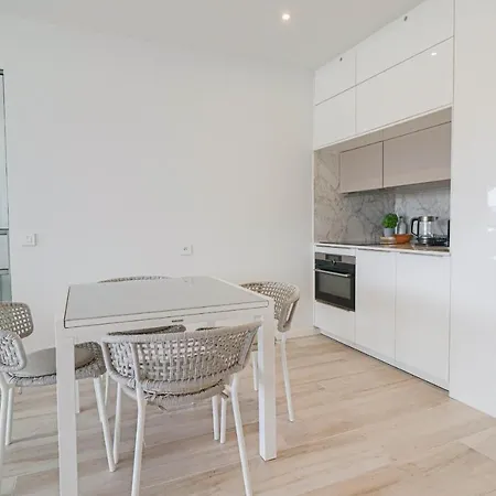 Le Mediterraneen - Renovated With Sea View Lejlighed *